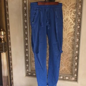 98% cotton, , 2%elastin  very comfortable pants, size XS ( it will fit size S)